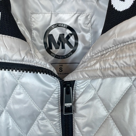 Brand New Michael Kors Opal Gray Quilted Stitch Logo Neck Zippered Jacket Coat - Picture 4 of 15
